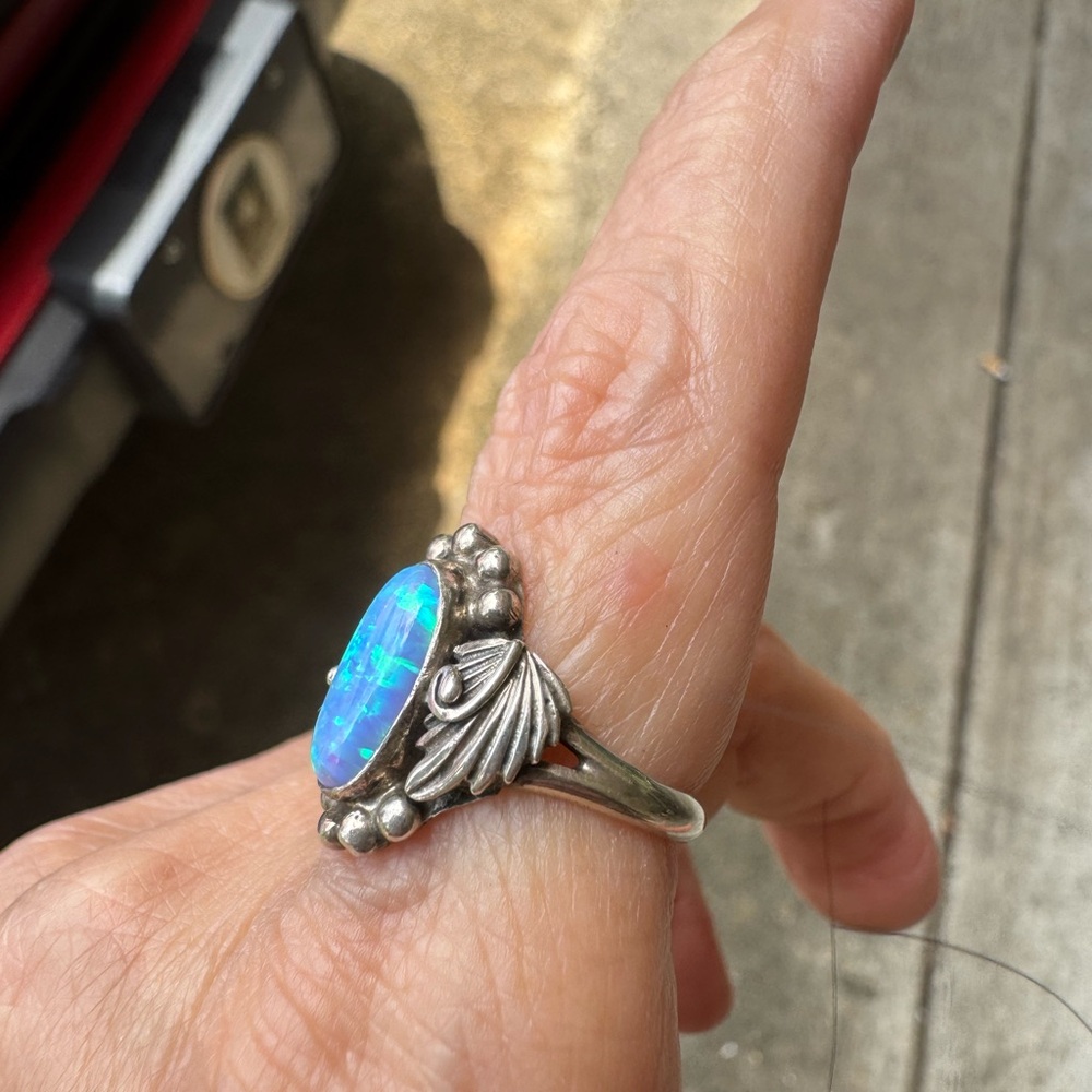 Blue opal ring 7-8 - Picture 3 of 6